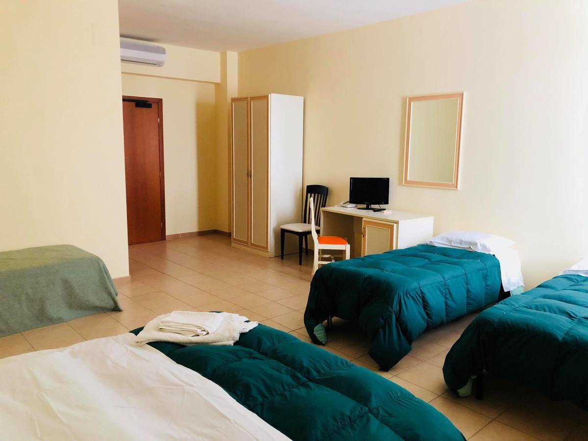 Hotel Agri Resort "Agora" Castelluccio dei Sauri Εξωτερικό φωτογραφία